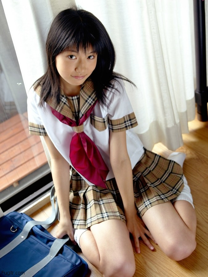 Incredibly Hot Japanese Schoolgirls