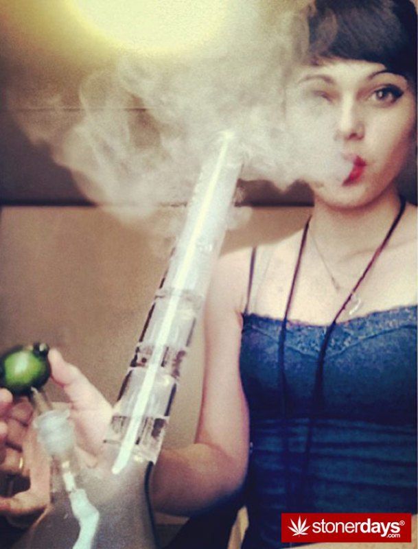 Hot Stoner Girls