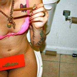 smoking weed girls 195