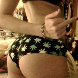 smoking weed girls 210