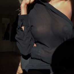 braless 0296